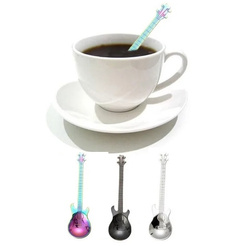 ZESTAW PREZENTOWY MUZYKA KUBEK GITARA KLASYCZNA +ŁYŻECZKI GITARY KOLOR 3SZT