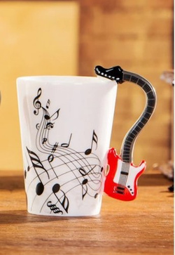 KUBEK MUZYKA CZERWONA GITARA PREZENT DLA GITARZYSTY FACETA CHŁOPAKA 250ML