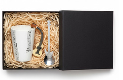 ZESTAW MUZYKA KUBEK GITARA KLASYCZNA Z ŁYŻECZKĄ GITARĄ PREZENT DLA MELOMANA