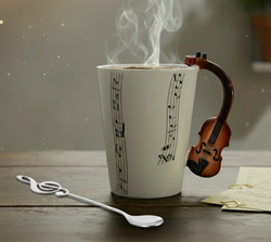 ZESTAW MUZYKA KUBEK SKRZYPCE Z ŁYŻECZKĄ KLUCZ WIOLINOWY PREZENT MELOMANA