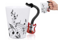 KUBEK MUZYKA CZERWONA GITARA PREZENT DLA GITARZYSTY FACETA CHŁOPAKA 250ML