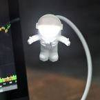 LAMPKA ASTRONAUTA NA USB OŚWIETLENIE LED GADŻET