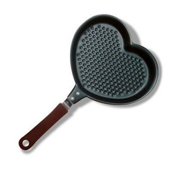 NAJWIĘKSZA PATELNIA SERCE 16 CM W KSZTAŁCIE SERCA DO JAJEK SERDUSZKO