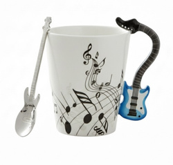 KUBEK GITARA NIEBIESKA Z ŁYŻECZKĄ GITARĄ PREZENT MELOMANA MUZYKA ELEGANCKI