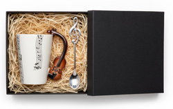 ZESTAW MUZYKA KUBEK SKRZYPCE Z ŁYŻECZKĄ KLUCZ WIOLINOWY PREZENT MELOMANA